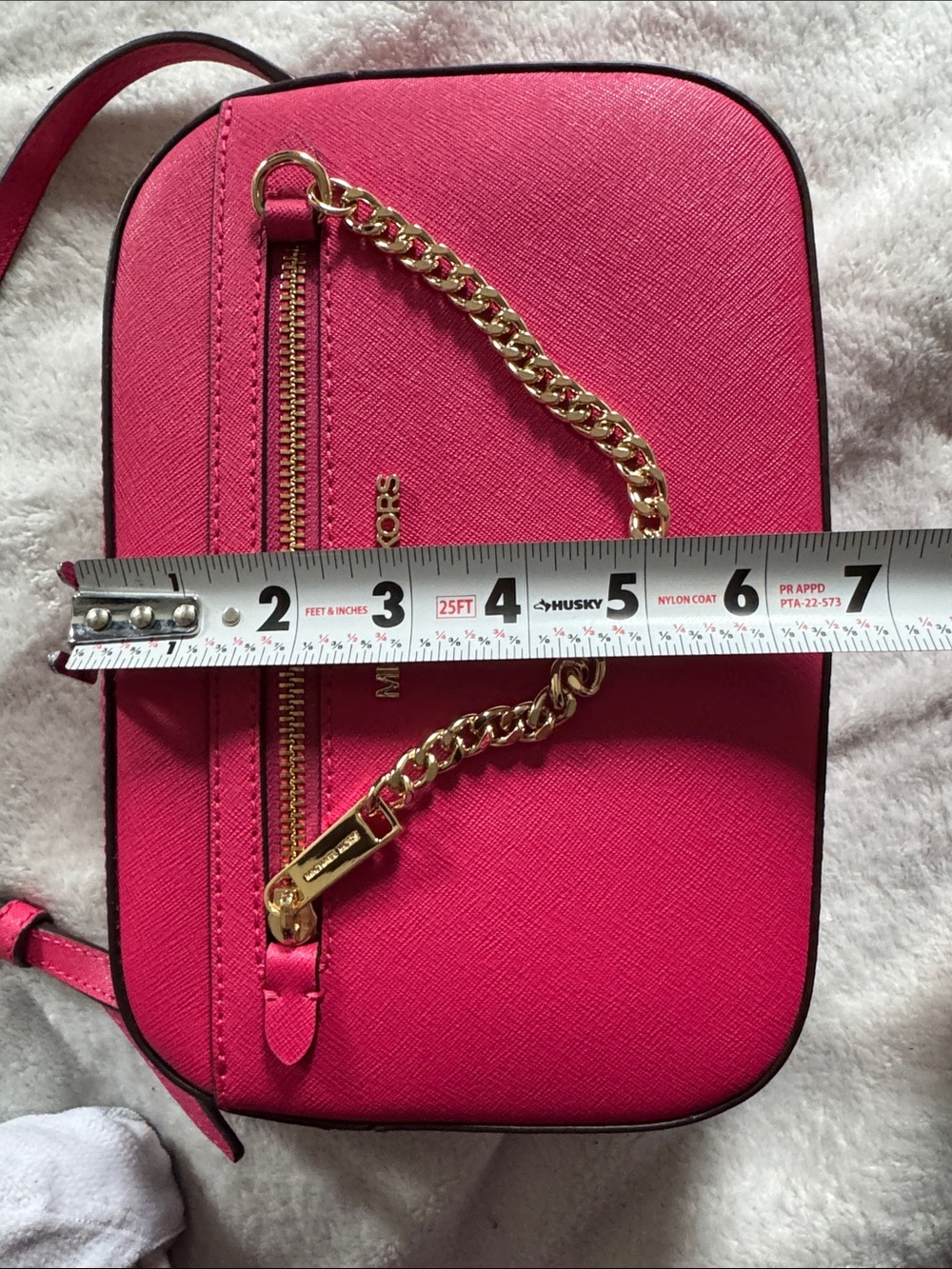 Michael Kors Pink Crossbody Bag with Gold Chain Accent - Picture 6 of 8